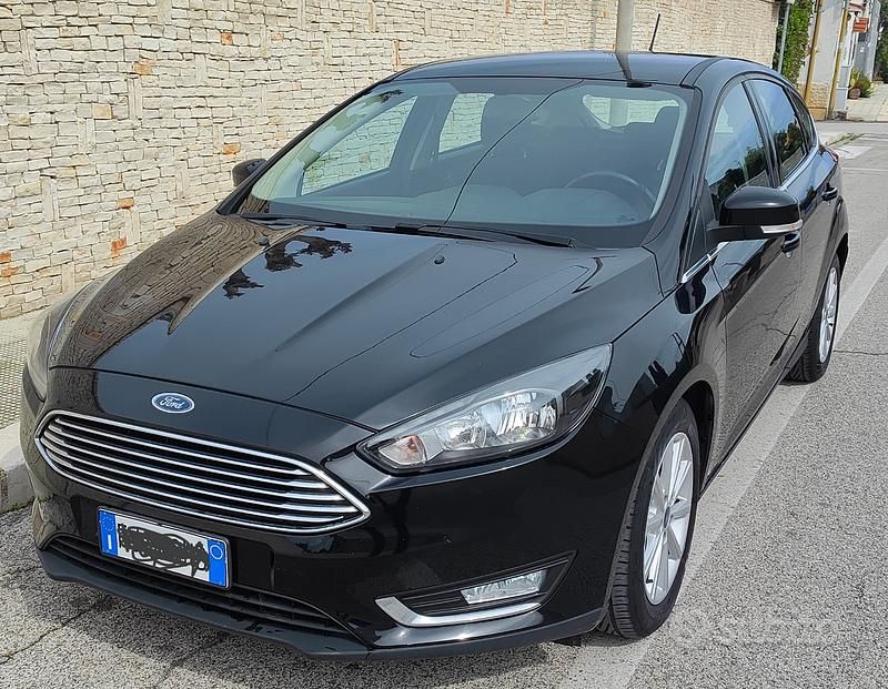 Usata Ford Focus Titanium 120 CV (88 kW) 2017 Nero Berlina