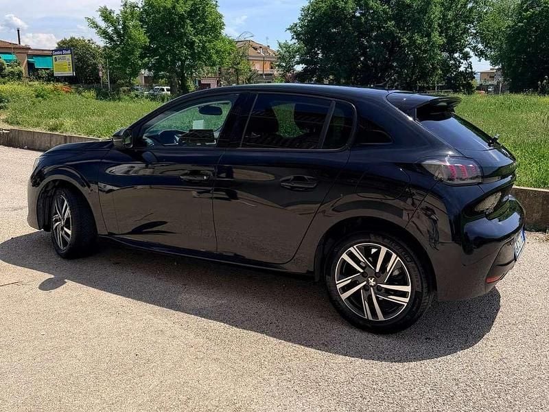 Usata Peugeot 208 Allure 75 CV (55 kW) 2022 Nero Utilitaria