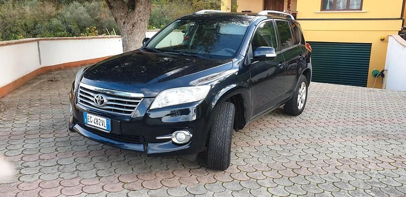 Usata Toyota RAV4 150 CV (110 kW) 2011 Nero SUV