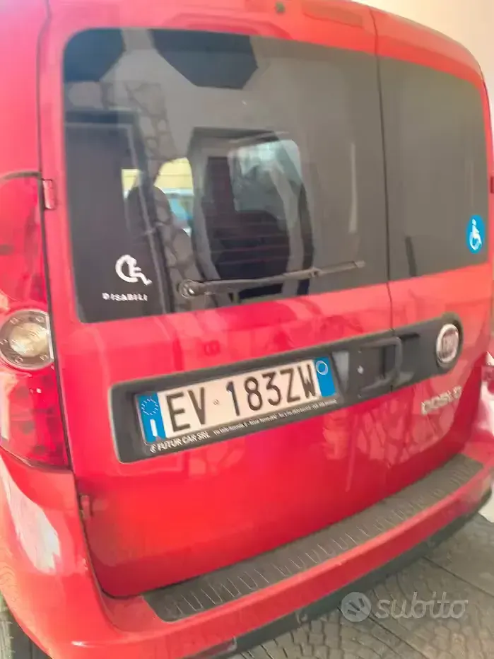 Usata Fiat Doblò 90 CV (66 kW) 2014 Rosso Monovolume