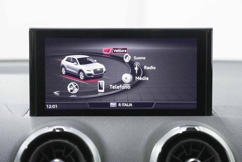 Usata Audi Q2 Advanced Plus 116 CV (85 kW) 2023 Argento SUV