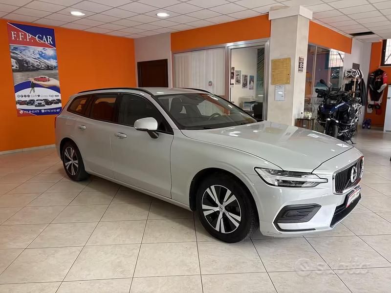 Usata Volvo V60 Business Edition 150 CV (110 kW) 2019 Grigio Station wagon