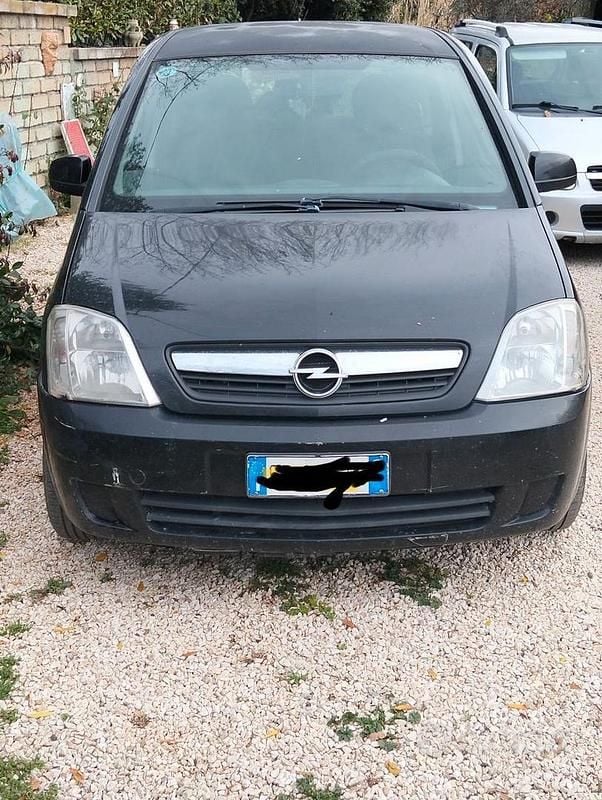 Nero Usata 2011 Opel Meriva Monovolume | 5000 € - Immagine 1/4
