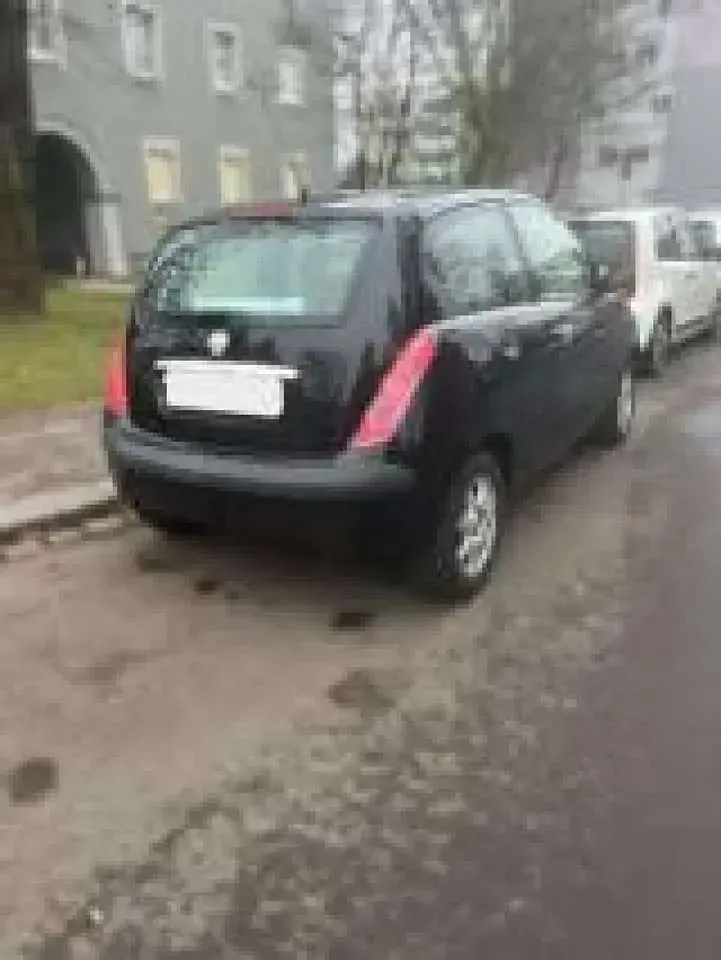 Usata Lancia Ypsilon 60 CV (44 kW) 2008 Nero Utilitaria