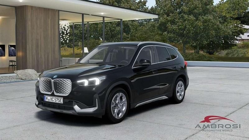Nuova BMW iX1 xLine 150 kW (204 CV) 2026 Black sapphire metallizzato SUV