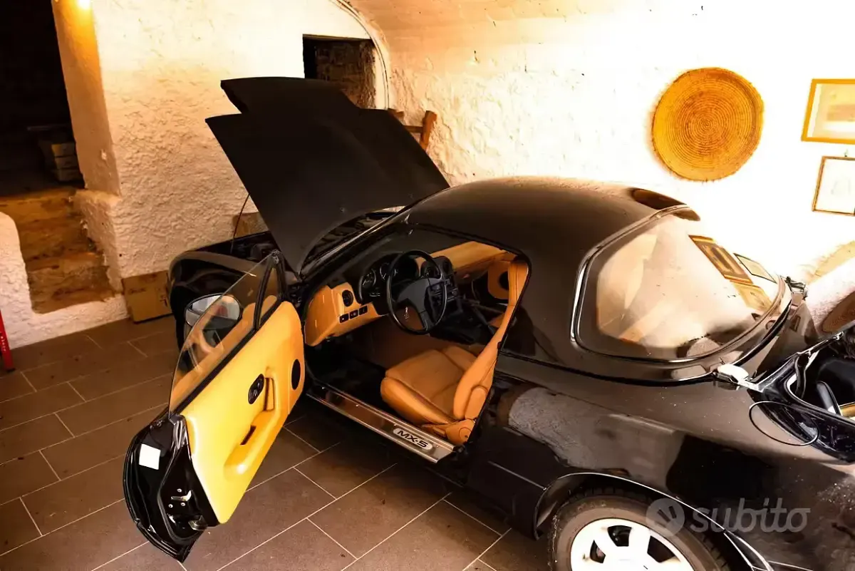 Usata Mazda MX5 116 CV (85 kW) 1992 Nero Cabrio