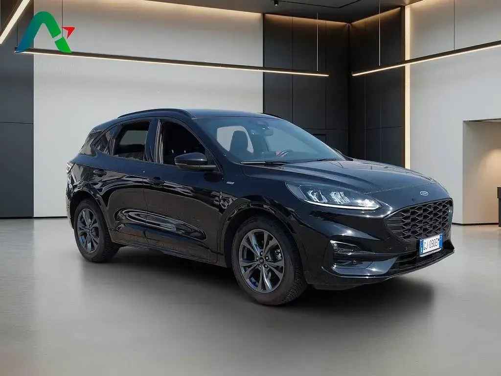 Usata Ford Kuga ST-Line 120 CV (88 kW) 2022 Agate black (metallizzato) SUV