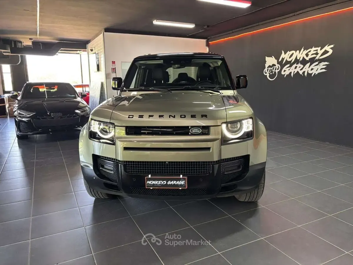 Usata Land Rover Defender Dynamic 200 CV (147 kW) 2023 Verde SUV