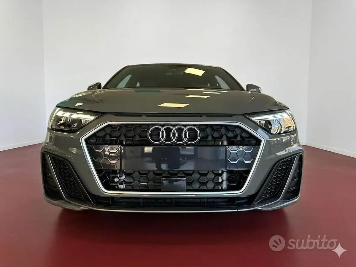 Nuova Audi A1 S-Line 116 CV (85 kW) 2025 Gray SUV