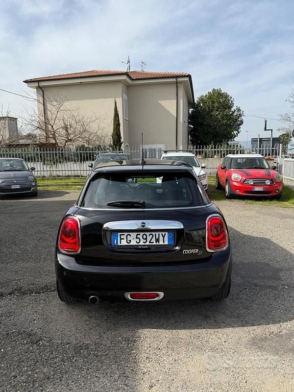 Usata Mini Cooper D Seven 116 CV (85 kW) 2017 Nero Utilitaria