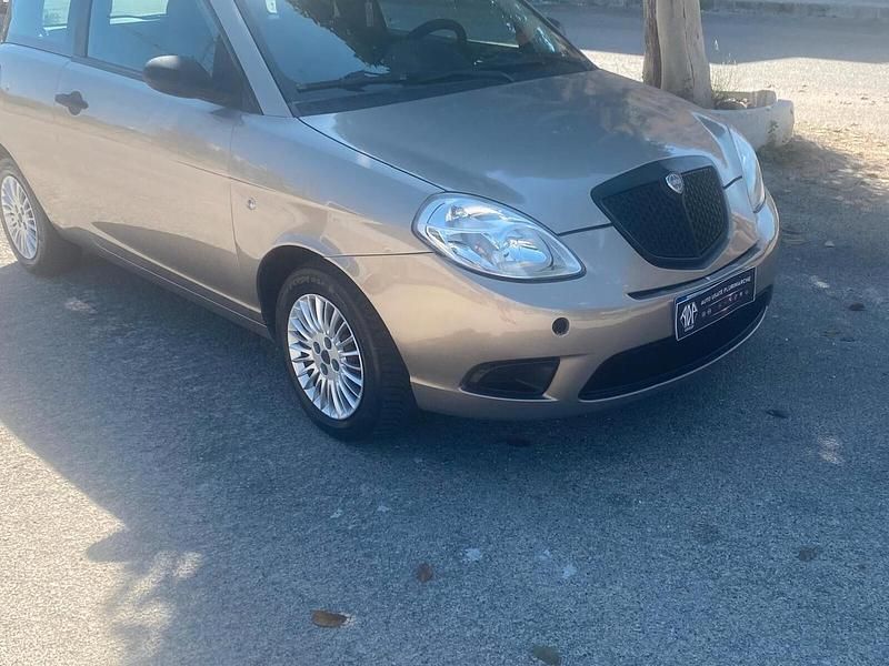 Usata Lancia Ypsilon 77 CV (56 kW) 2009 Oro Utilitaria