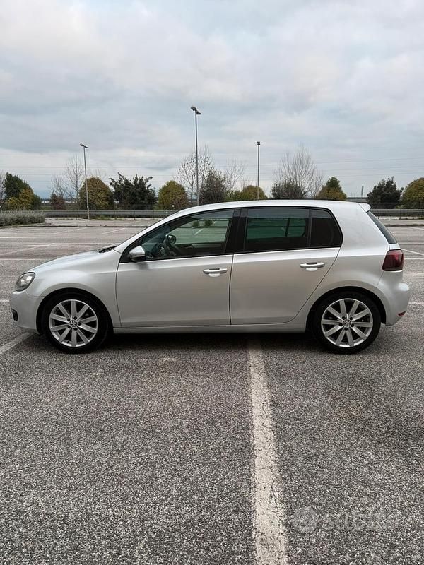 Usata VW Golf VI Highline 122 CV (89 kW) 2009 Grigio Utilitaria