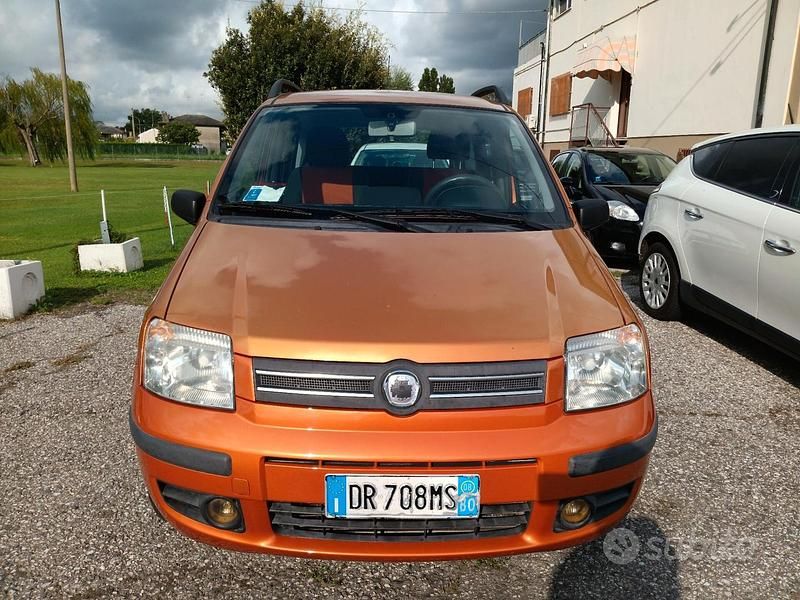 Arancione Usata 2009 Fiat Panda Tre volumi | 2999 € (Buon prezzo) - Immagine 1/4