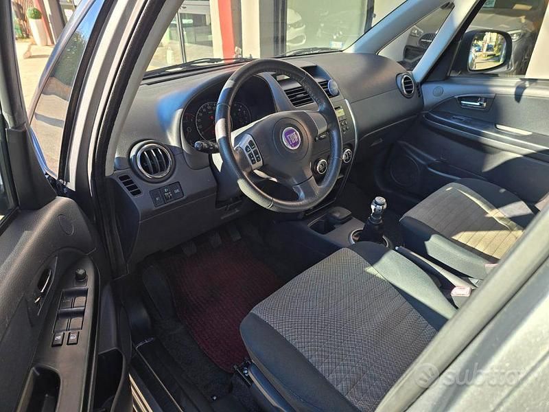 Usata Fiat Sedici Dynamic 107 CV (78 kW) 2009 Grigio SUV