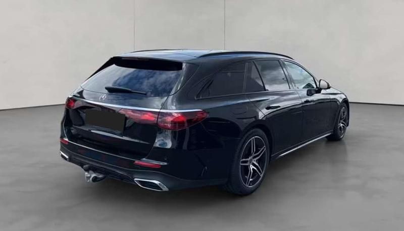 Usata Mercedes E300 AMG Line Premium 306 CV (225 kW) 2024 Nero Berlina
