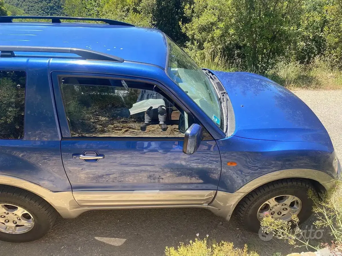 Usata Mitsubishi Pajero 165 CV (121 kW) 2000 Bluazzurro SUV