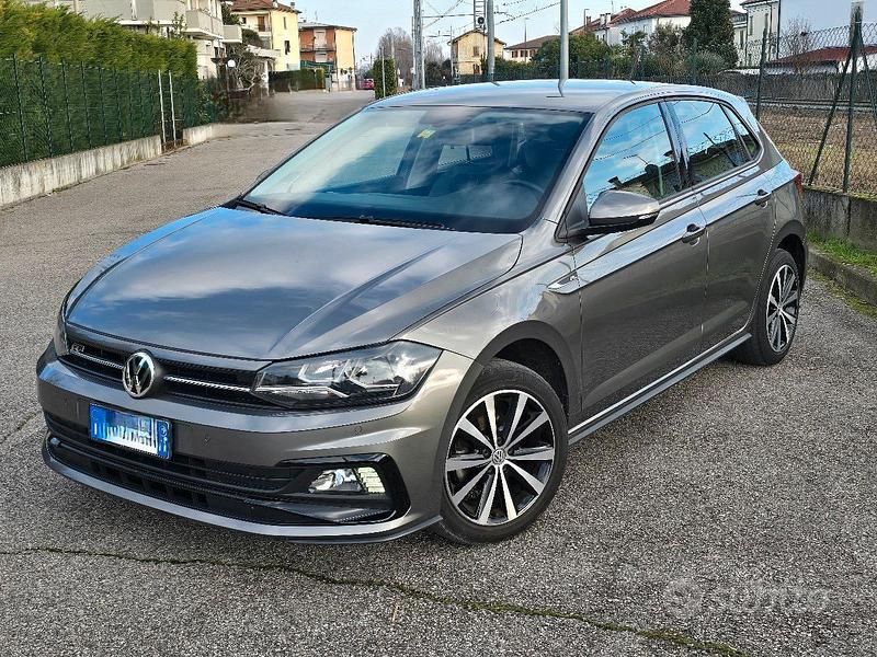 Usata VW Polo R-line 90 CV (66 kW) 2020 Grigio Utilitaria