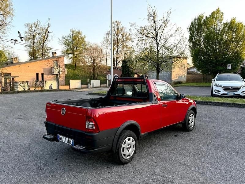 Usata Fiat Strada 84 CV (61 kW) 2008 Rosso Pick-up