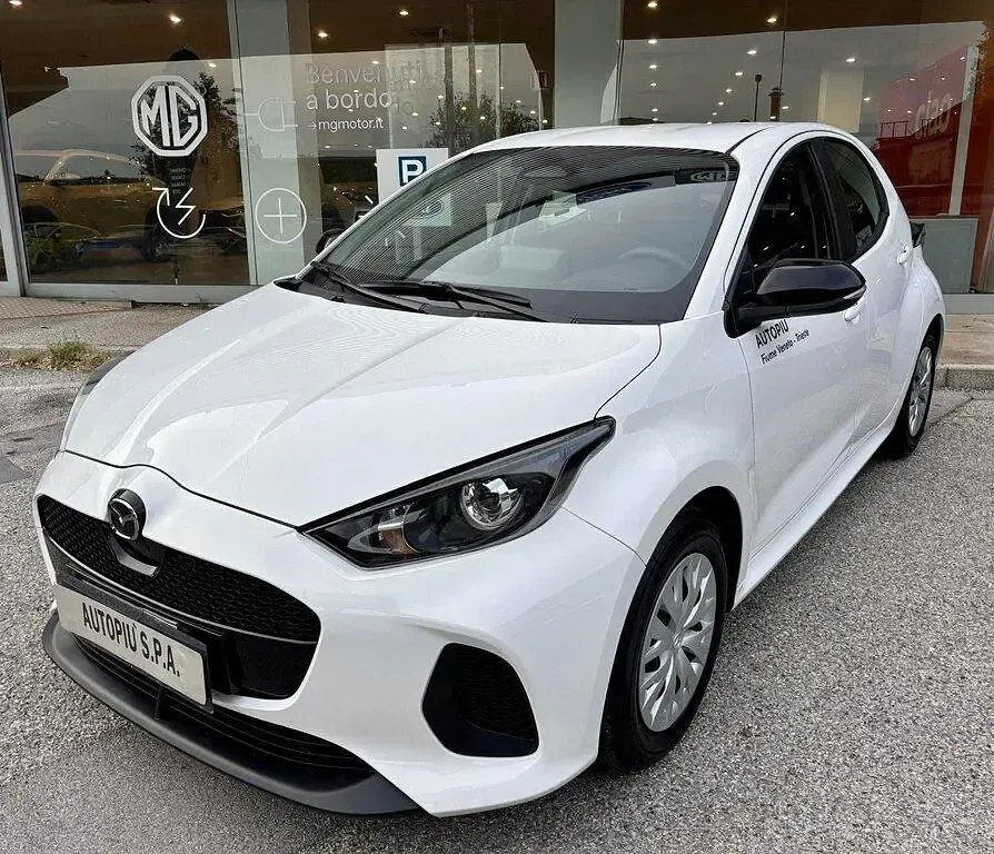Nuova Mazda 2 116 CV (85 kW) 2026 Lunar white Utilitaria