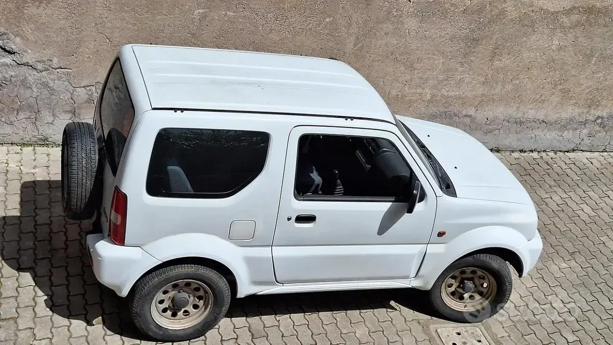 Usata Suzuki Jimny 80 CV (58 kW) 2002 Bianco SUV