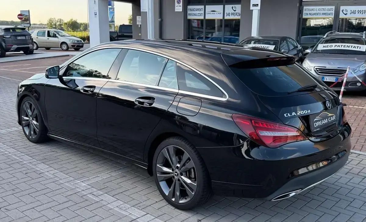Usata Mercedes CLA200 Shooting Brake 136 CV (100 kW) 2017 Nero Station wagon