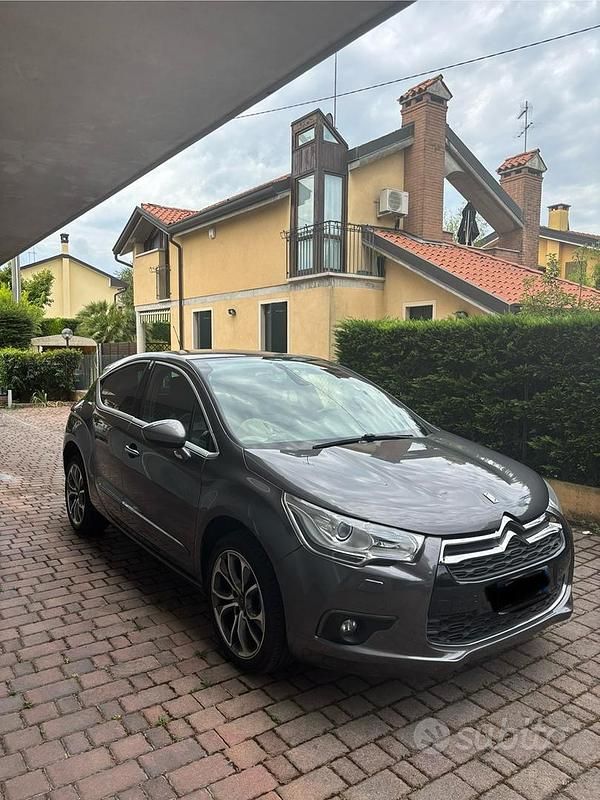 Grigio Usata 2015 Citroën DS4 Due volumi | 10.000 € - Immagine 1/4