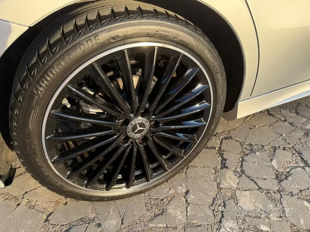 Usata Mercedes 180 AMG line 136 CV (100 kW) 2023 Grigio Berlina