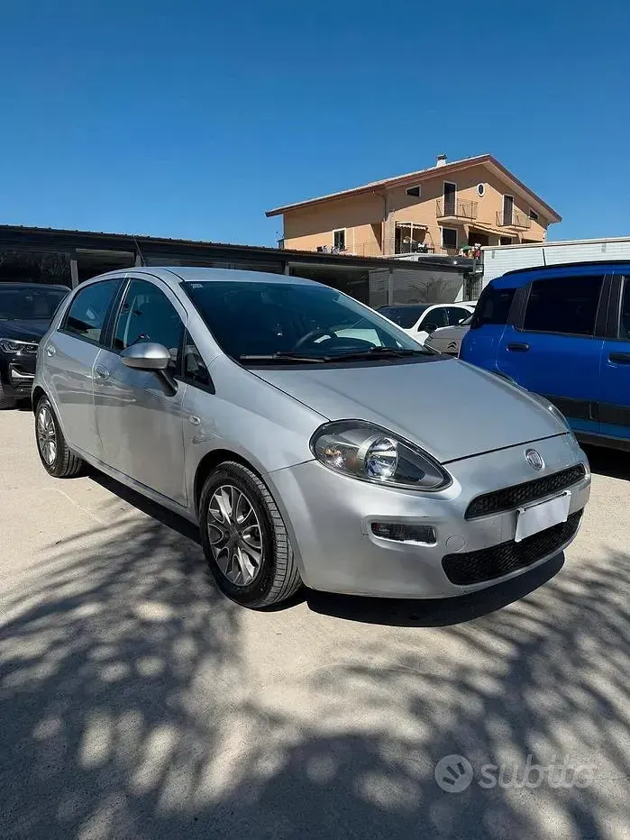 Usata Fiat Punto Easy 95 CV (69 kW) 2012 Grigio Utilitaria