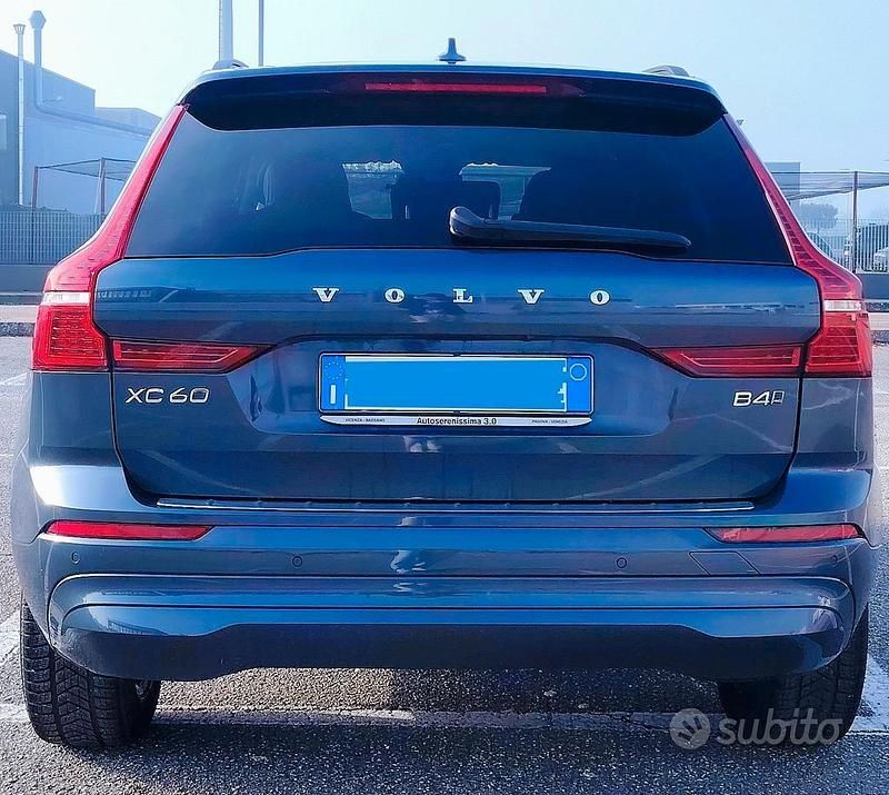 Usata Volvo XC60 Momentum 2022 Blu SUV