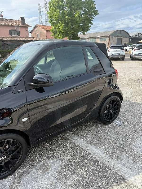 Usata Smart ForTwo Cabrio Passion 90 CV (66 kW) 2019 Nero Cabrio