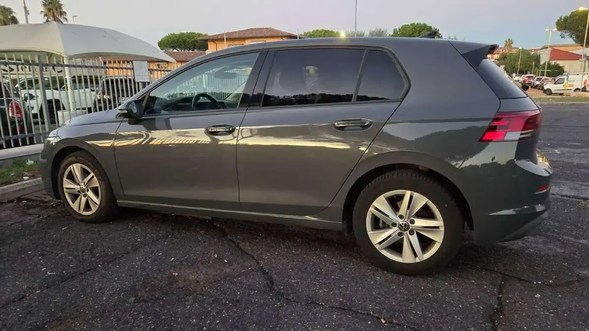 Usata VW Golf VII 150 CV (110 kW) 2021 Grigio Utilitaria