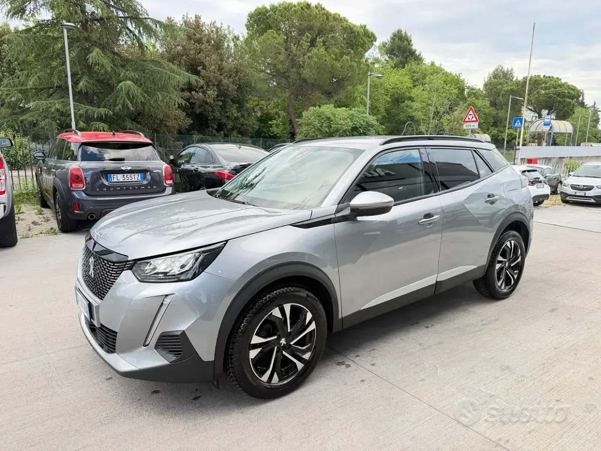 Usata Peugeot 2008 GT-line 110 CV (80 kW) 2021 Grigio SUV