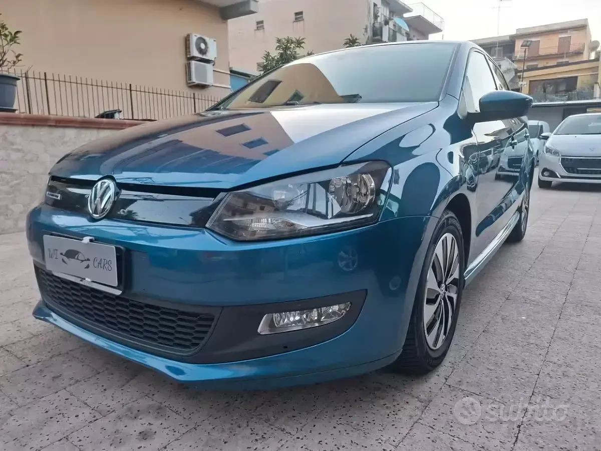 Usata VW Polo Comfortline 75 CV (55 kW) 2015 Blu Berlina