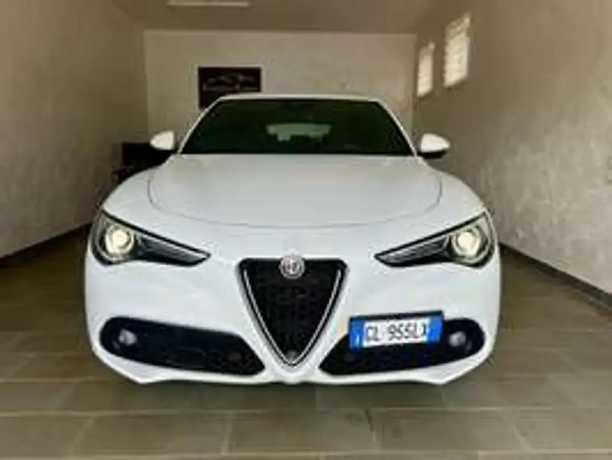 Usata Alfa Romeo Stelvio Business 190 CV (139 kW) 2022 Bianco SUV