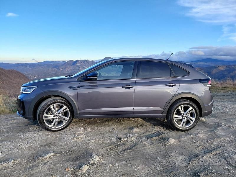 Usata VW Taigo R-line 150 CV (110 kW) 2024 Grigio SUV
