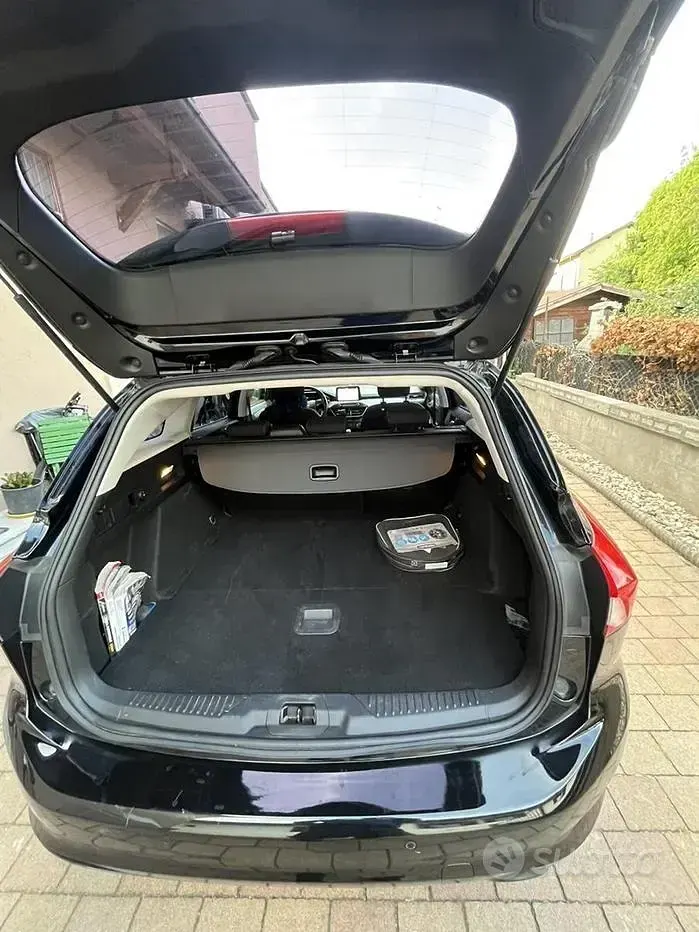 Usata Ford Focus 120 CV (88 kW) 2019 Nero Station wagon