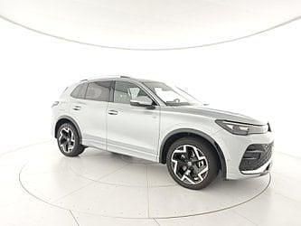 Usata VW Tiguan R-line 200 CV (147 kW) 2023 Argento SUV