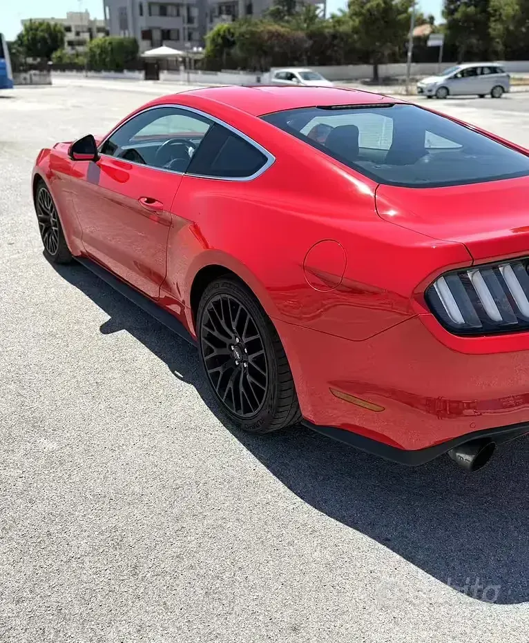 Usata Ford Mustang 290 CV (213 kW) 2018 Rosso