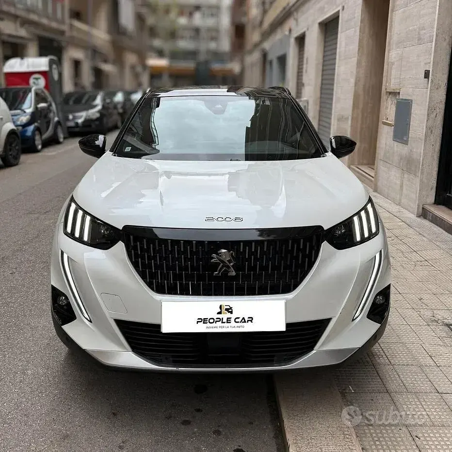 Usata Peugeot 2008 110 CV (80 kW) 2022 Bianco SUV