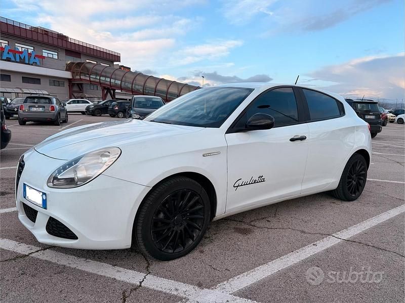 Usata Alfa Romeo Giulietta Progression 105 CV (77 kW) 2011 Bianco Utilitaria
