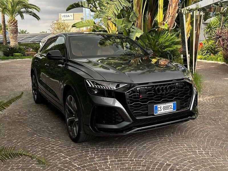 Grigio Usata 2023 Audi RS Q8 Performance SUV | 109.000 € (Buon prezzo) - Immagine 1/4
