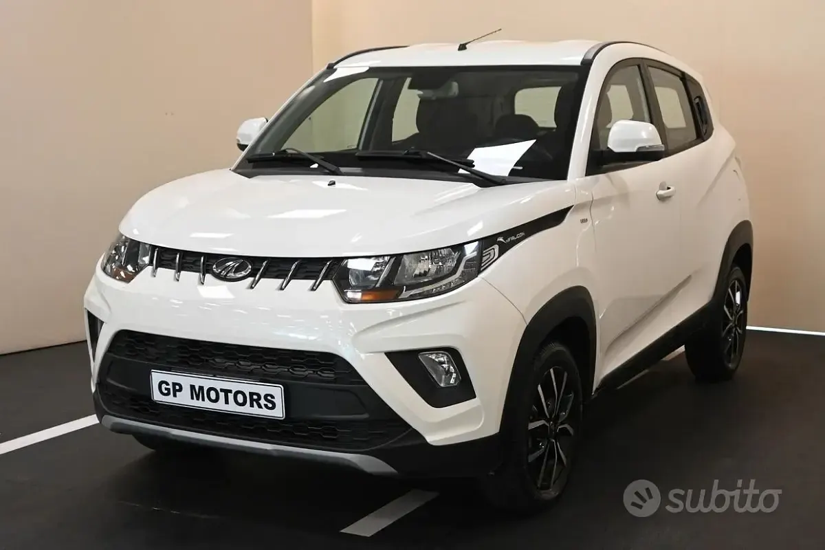 Usata Mahindra KUV100 87 CV (63 kW) 2020 Bianco SUV
