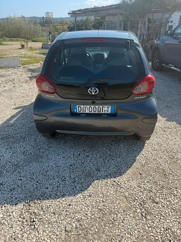 Usata Toyota Aygo 67 CV (49 kW) 2006 Utilitaria