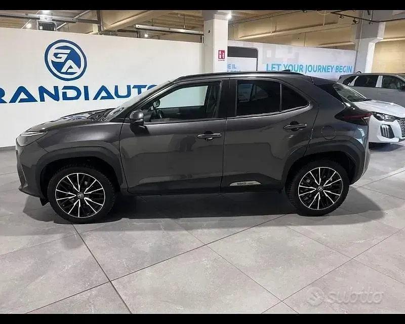 Usata Toyota Yaris Cross Lounge 116 CV (85 kW) 2023 Argento SUV