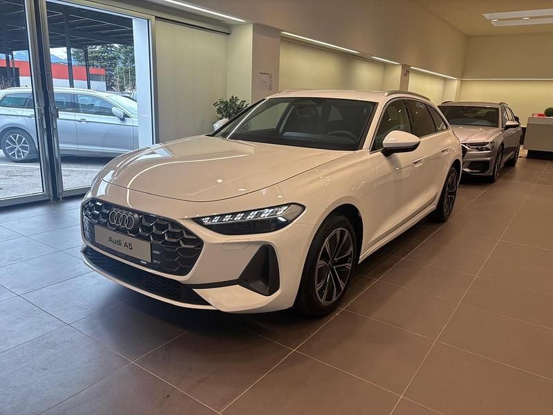 Bianco arkona Nuova 2025 Audi A5 Advanced Plus Coupé | 46.900 € (Super prezzo) - Immagine 1/4