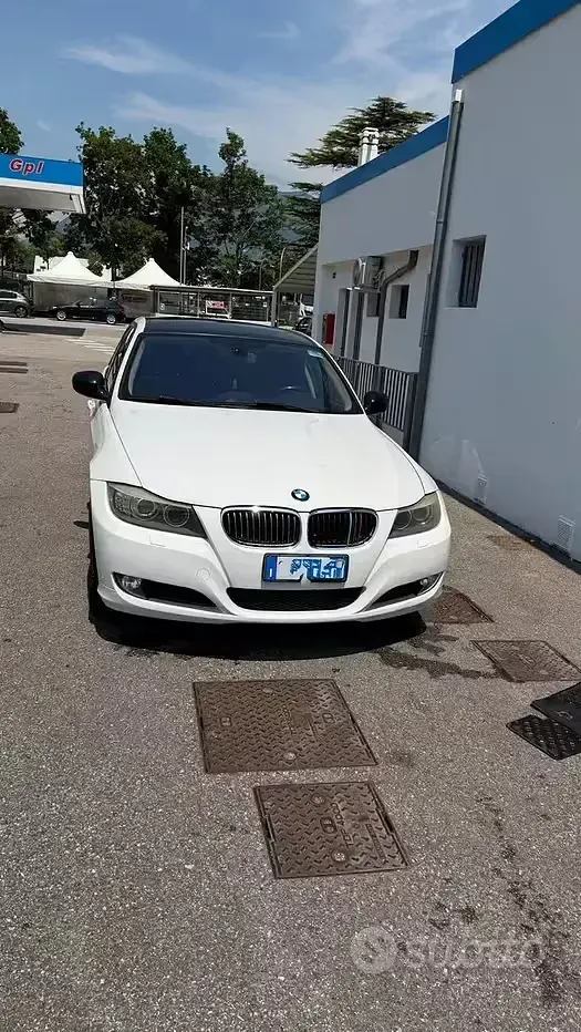 Usata BMW 316 116 CV (85 kW) 2010 Bianco Berlina