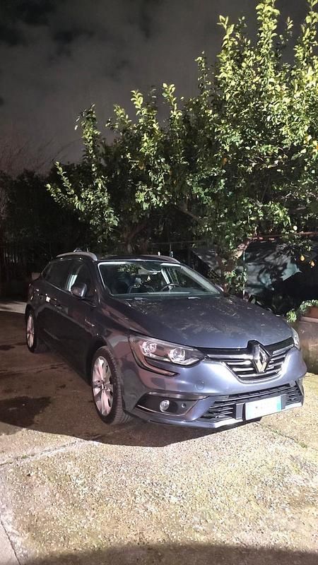 Usata Renault Mégane GrandTour 110 CV (80 kW) 2017 Grigio Station wagon