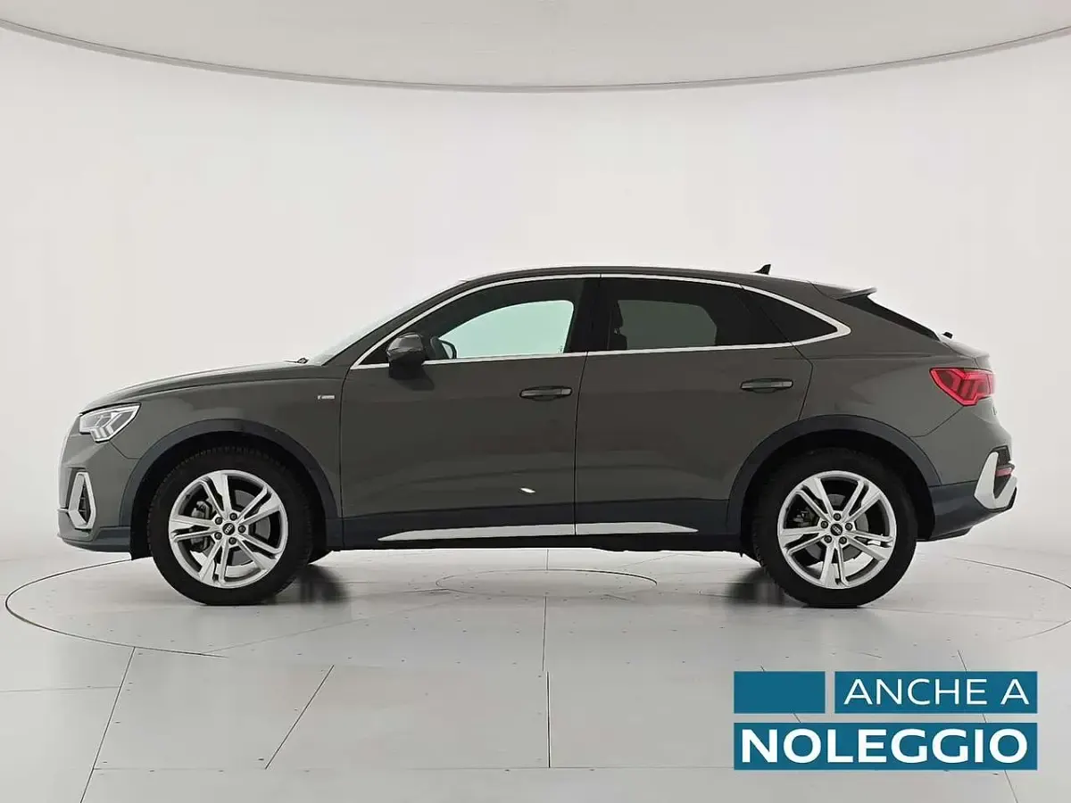 Usata Audi Q3 Sportback S-Line 193 CV (141 kW) 2024 Grigio SUV