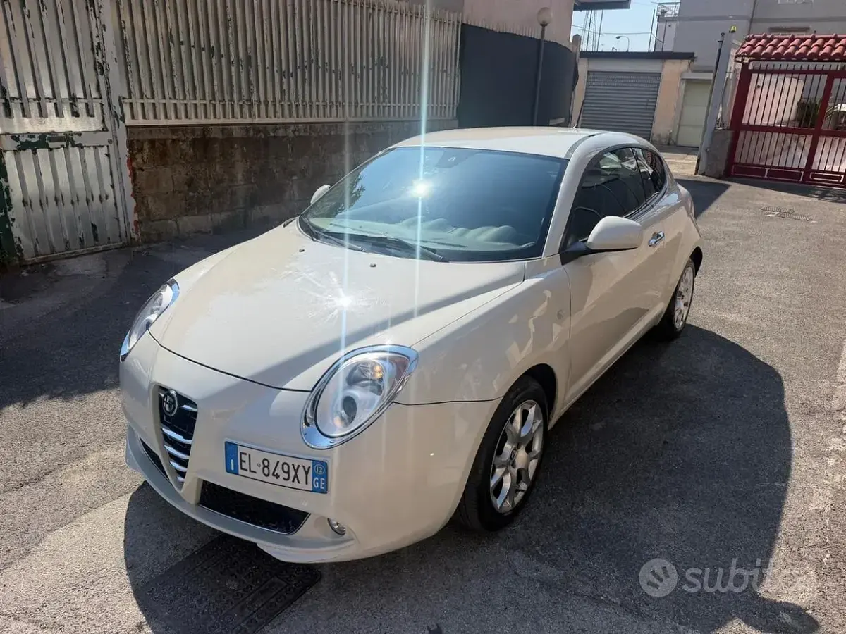 Usata Alfa Romeo MiTo Distinctive 95 CV (69 kW) 2012 Beige Utilitaria