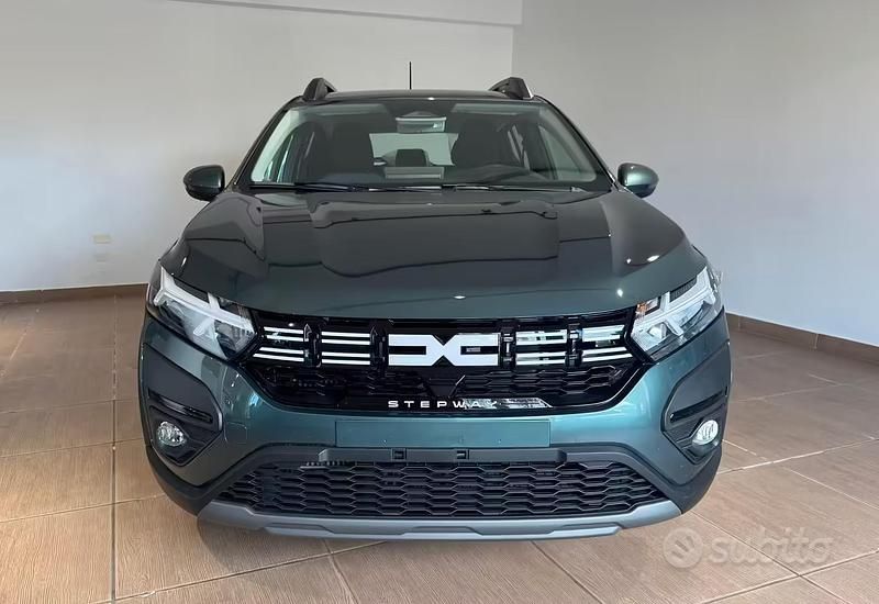 Nuova Dacia Sandero Expression 91 CV (66 kW) 2025 Verde Berlina